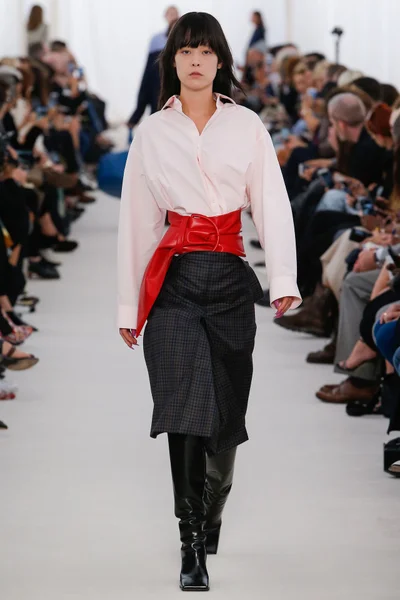 Look 12